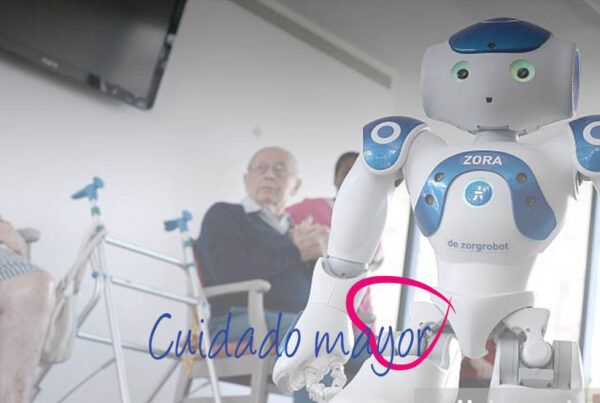 robot personas mayores